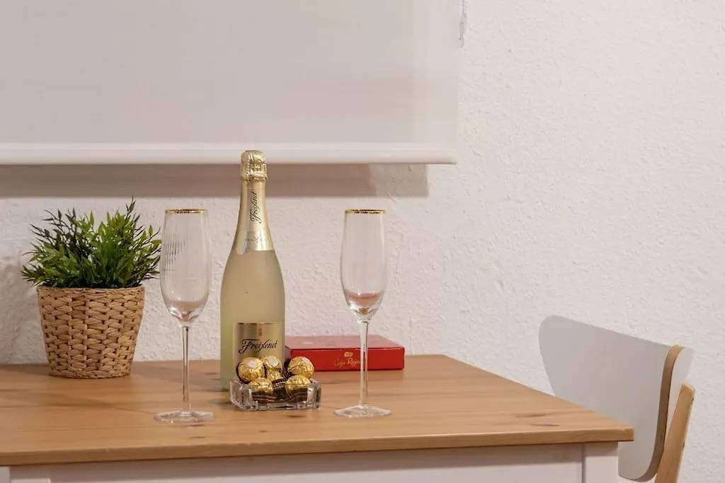 Apartamento Con Terraza A 4 Minutos De La Catedral Granada Spain