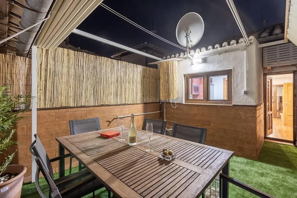 Apartamento Con Terraza A 4 Minutos De La Catedral Granada 0*,  Spain